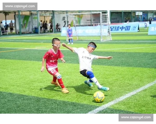 绿茵外的青春集结：足球小将三队别墅欢聚暖时光